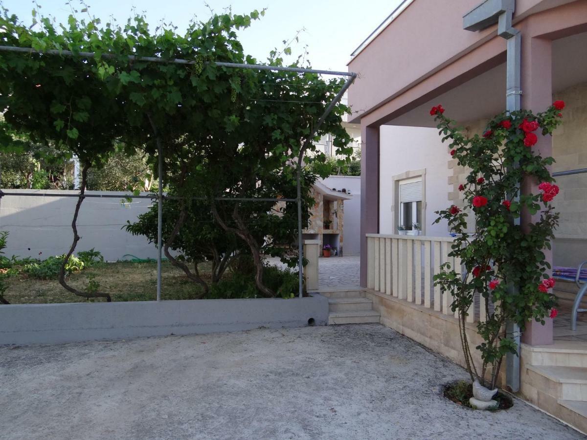 Vila Emilija Trogir Bagian luar foto