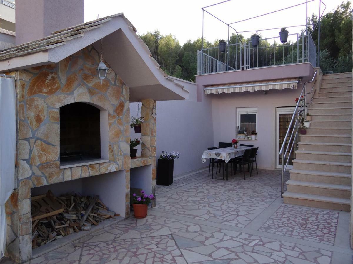 Vila Emilija Trogir Bagian luar foto