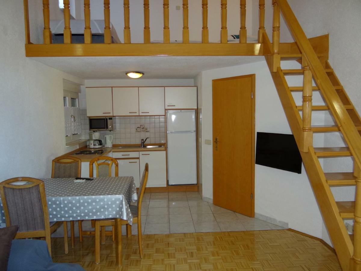 Vila Emilija Trogir Bagian luar foto