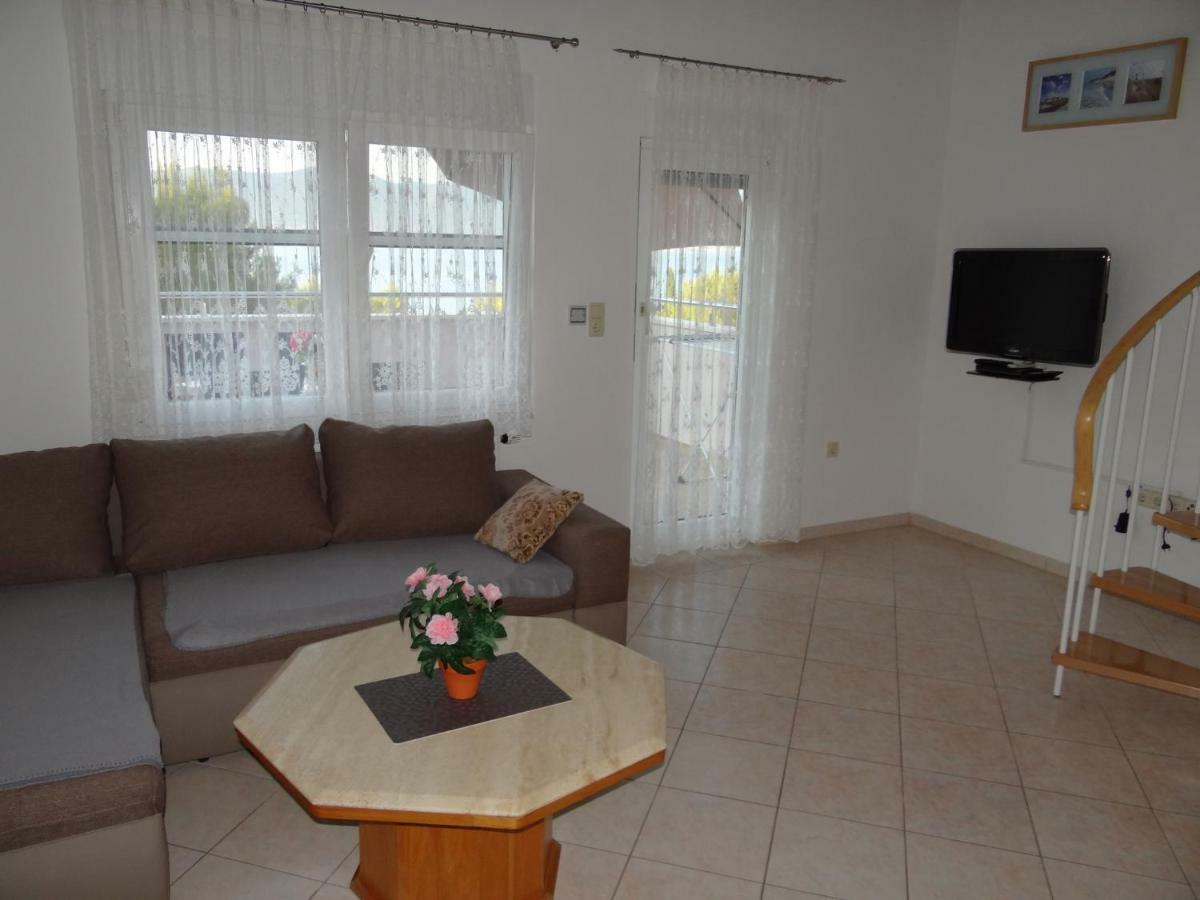 Vila Emilija Trogir Bagian luar foto