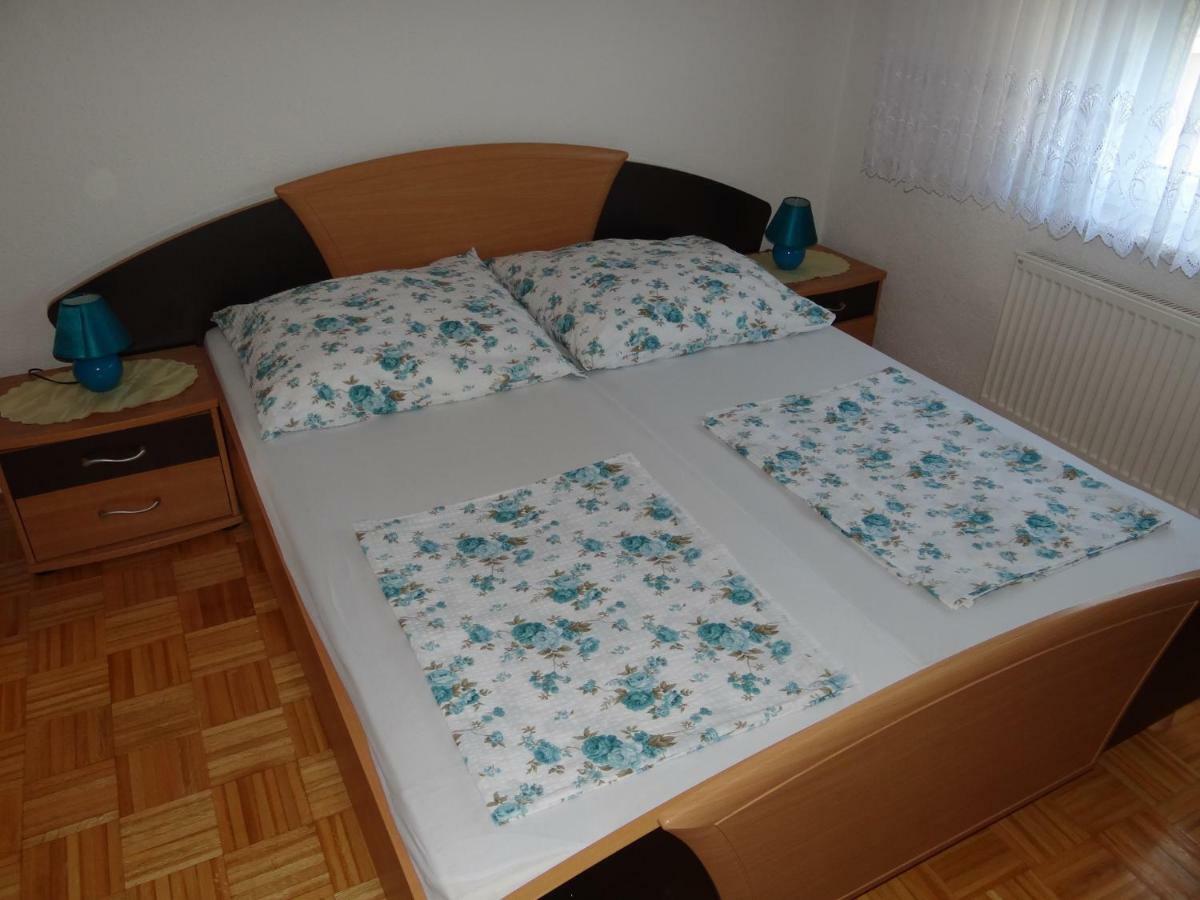 Vila Emilija Trogir Bagian luar foto