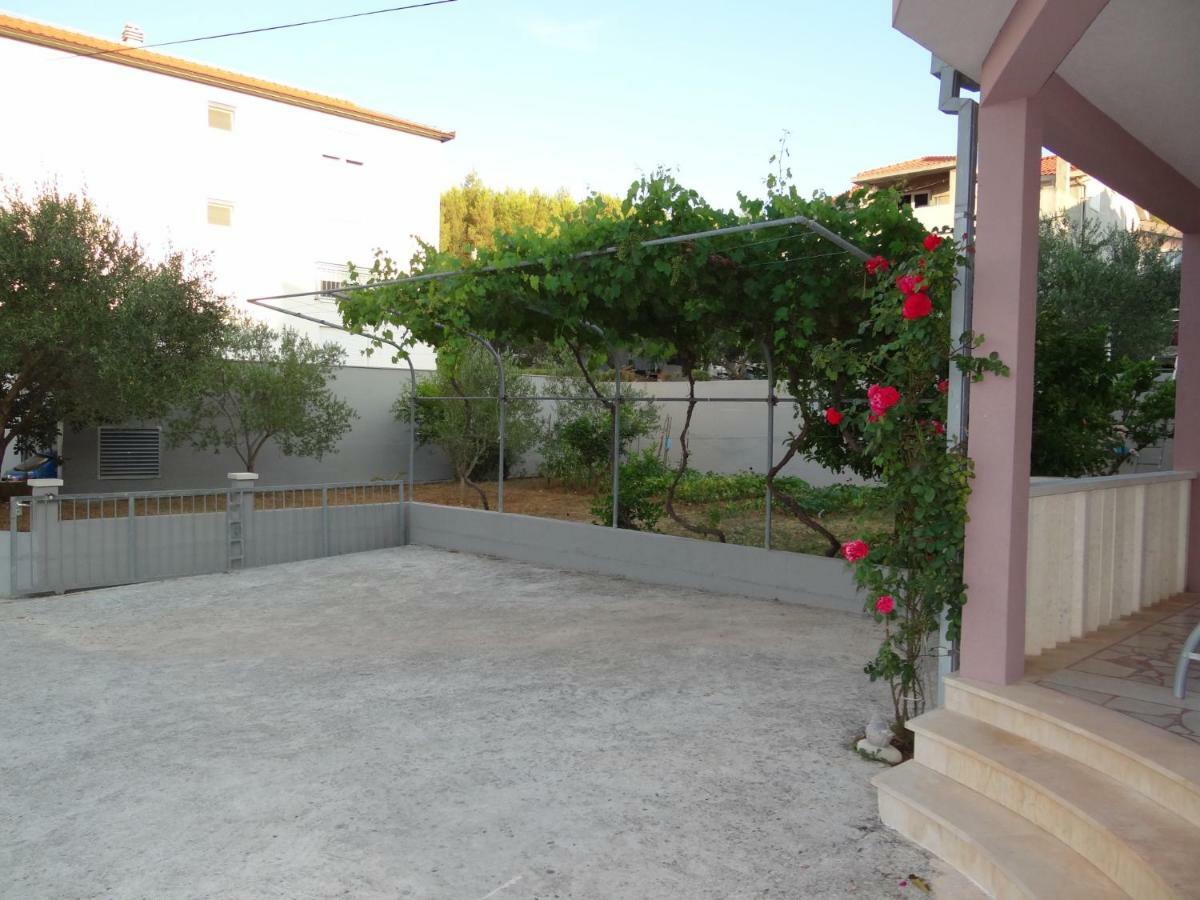 Vila Emilija Trogir Bagian luar foto