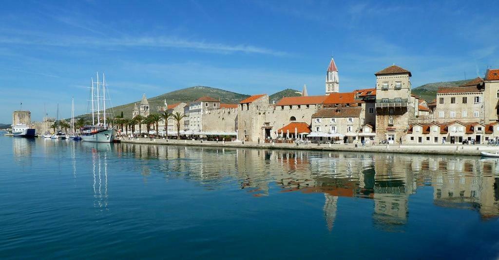 Vila Emilija Trogir Bagian luar foto